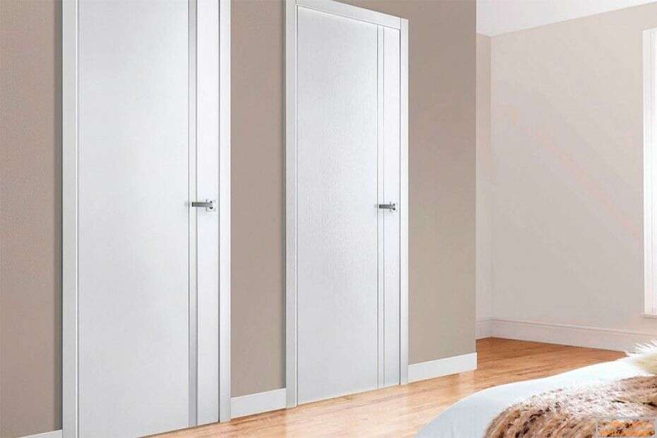 Combinar color de paredes y puertas blancas
