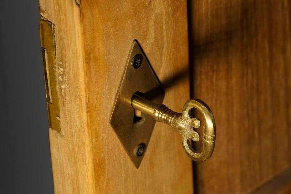 ¿Cómo elegir puertas de madera interior?
