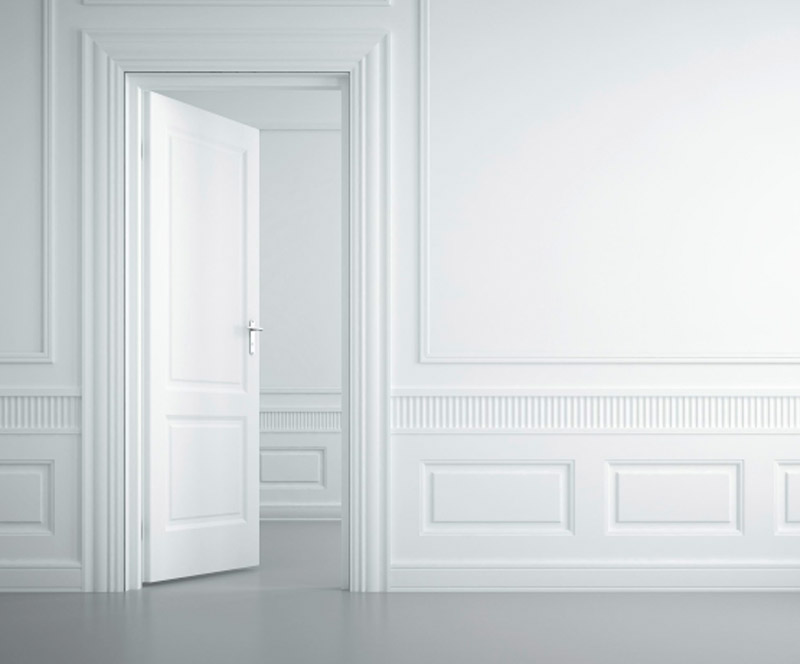 Tendencias de puertas blancas con suelo gris