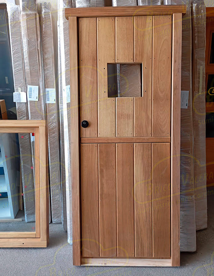 Foto Puertas Exterior Madera - Pino cliente 2