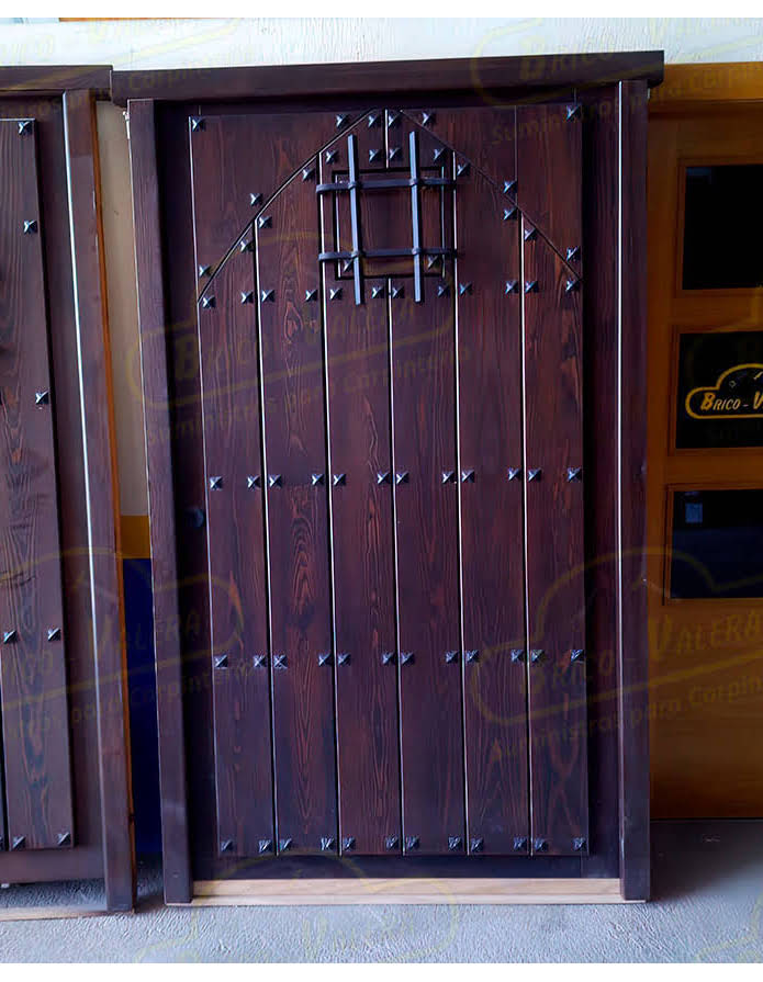 Foto Puertas Exterior Madera - Pino cliente 10