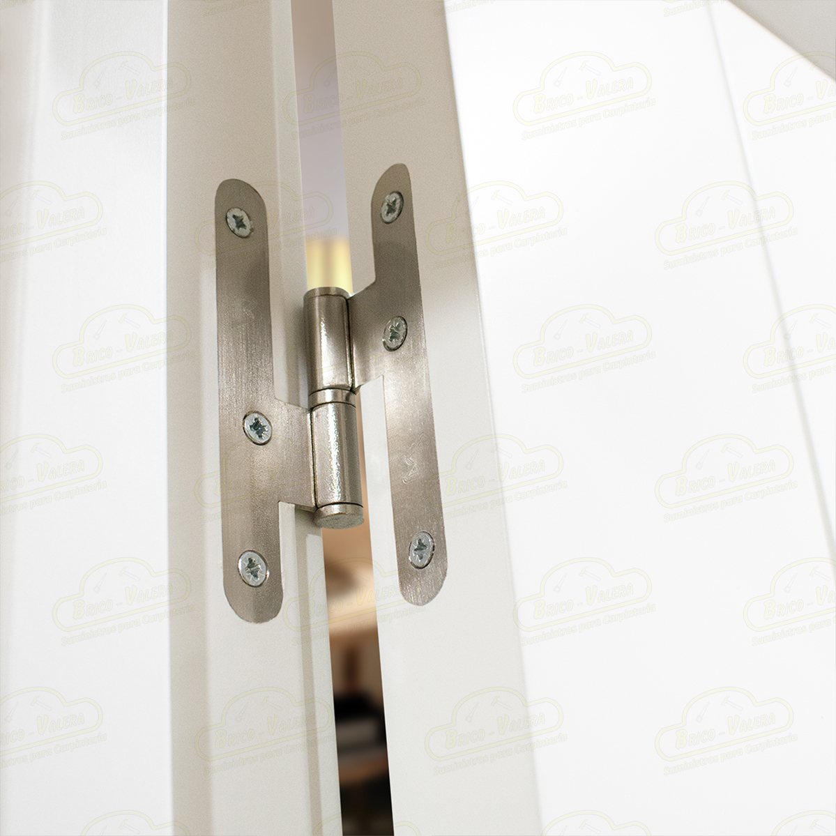 Puerta Premium PL1-ZV1 Lacada Blanca con Manillas Doradas de Interior en Block (Maciza)