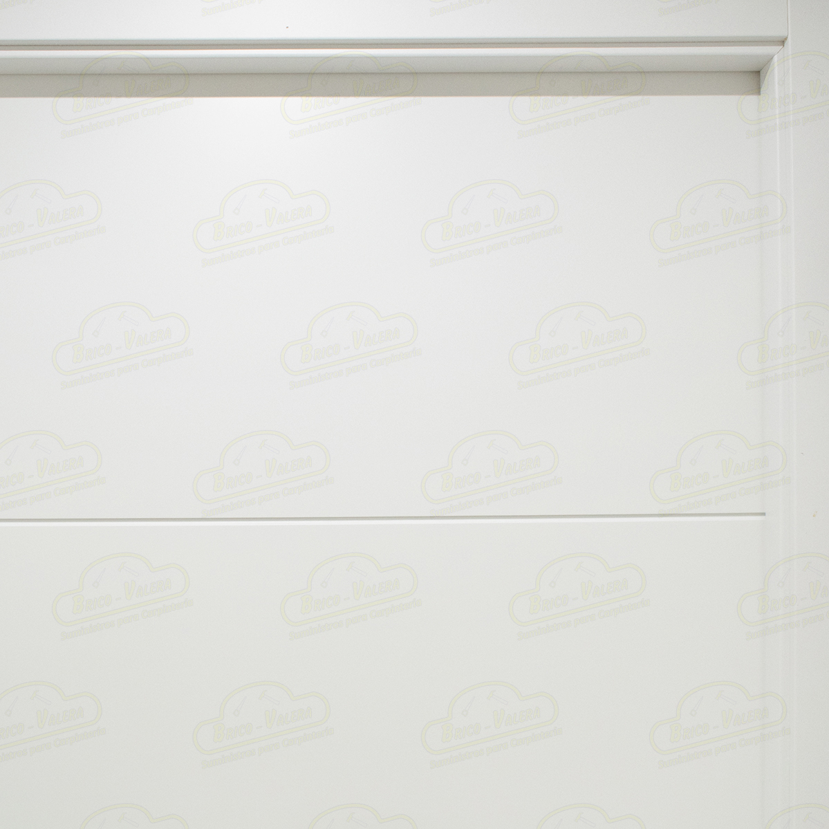 Puerta Premium PVT5-BV4 Lacada Blanca con Manillas Negras de Interior en Block (Maciza) PROMO: CRISTALES MATE GRATIS