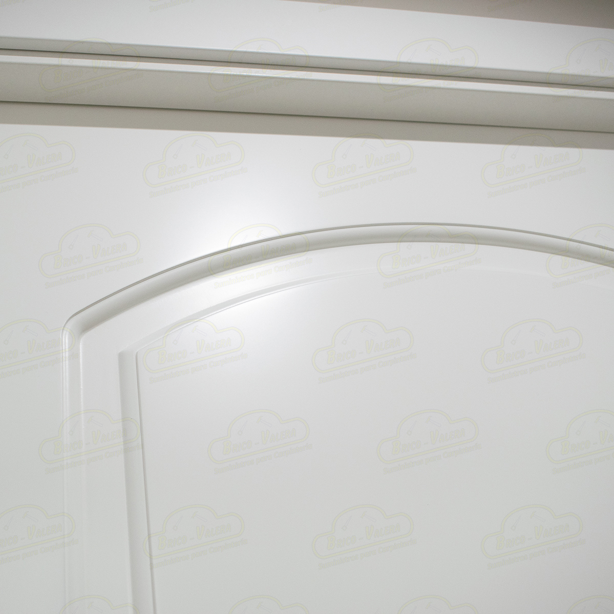 Puerta Premium P72 Lacada Blanca con Manillas Negras de Interior en Block (Maciza)